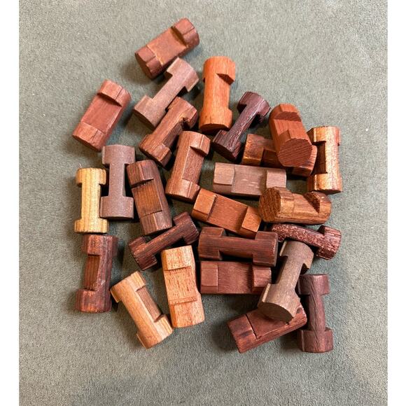 Lincoln Logs Vintage Lot 16 One Single Notch Wooden Building Blocks Round Logs - Picture 1 of 4